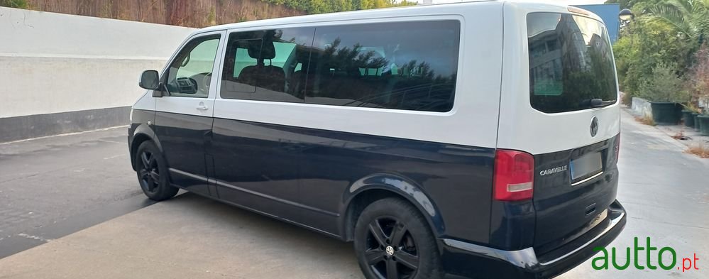 2015' Volkswagen Caravelle photo #3