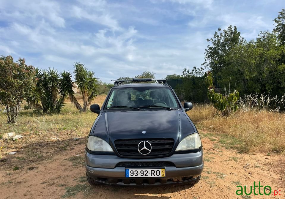 2001' Mercedes-Benz Ml-270 photo #2
