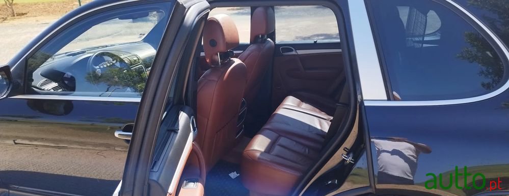 2008' Porsche Cayenne Tiptronic photo #4