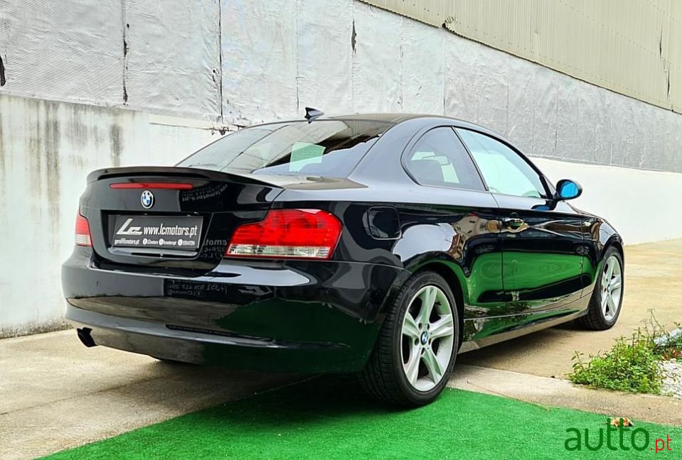 2009' BMW 120 photo #2