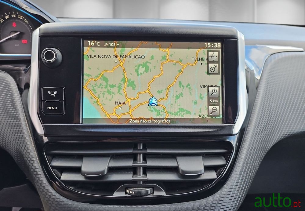 2014' Peugeot 2008 1.2 Vti Allure photo #6