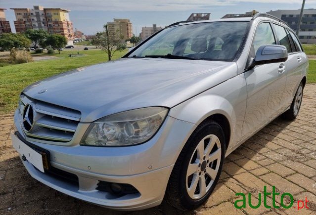 2008' Mercedes-Benz C-220 photo #1