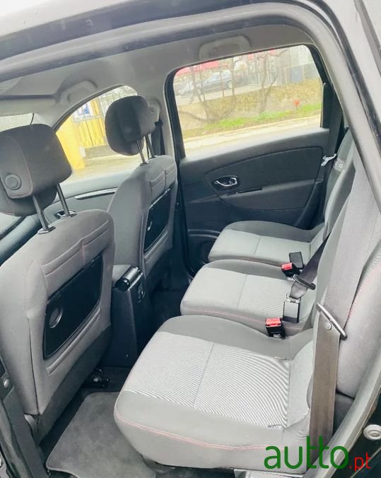 2013' Renault Grand Scenic photo #6