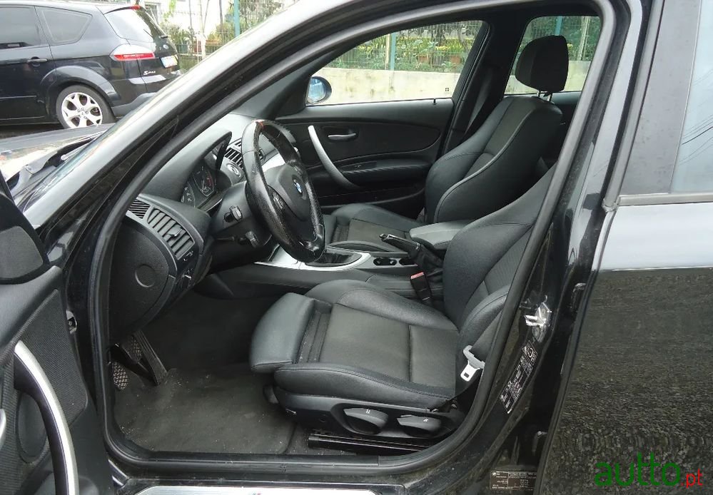 2008' BMW 118 D Pack M photo #6