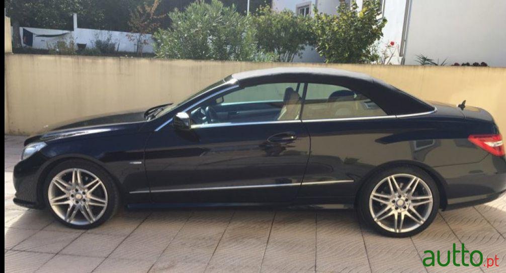 2011' Mercedes-Benz E 220 Cdi photo #2