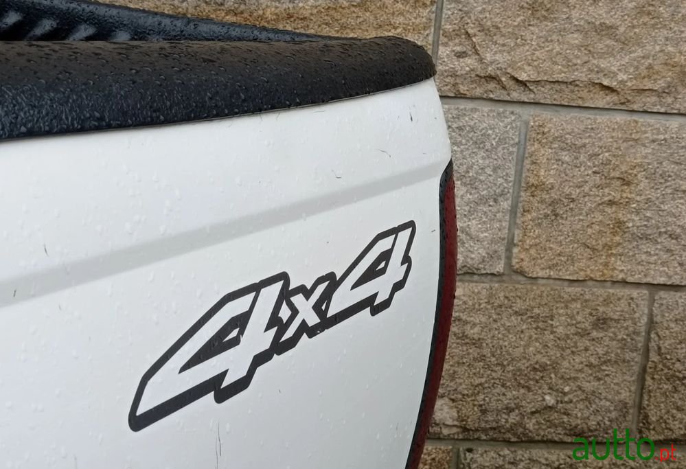 2004' Nissan Pick Up 2.5 Td Cd photo #5