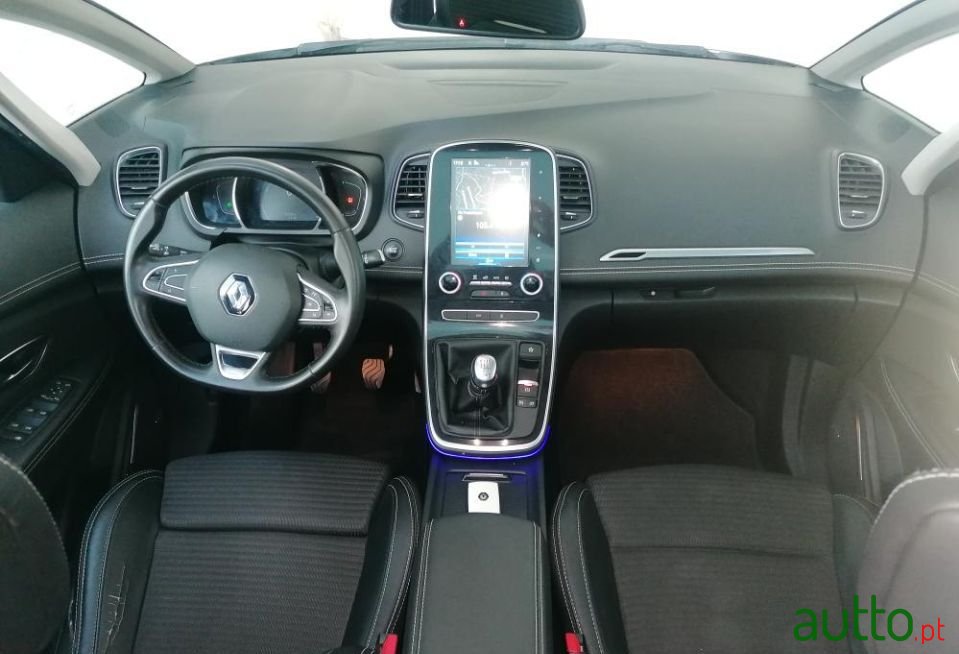 2017' Renault Grand Scenic photo #3