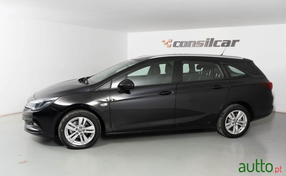 2018' Opel Astra Sports Tourer photo #6