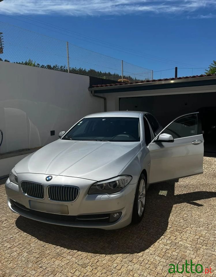 2010' BMW 530 D Auto photo #5