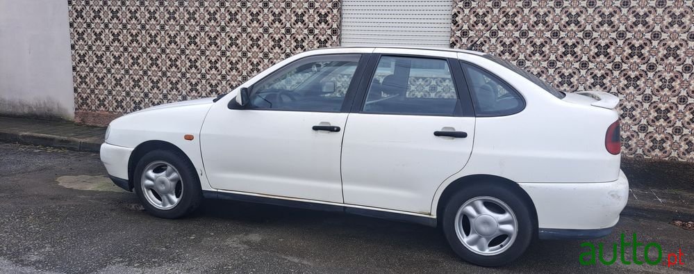 1997' SEAT Cordoba 1.4 Sxe photo #1