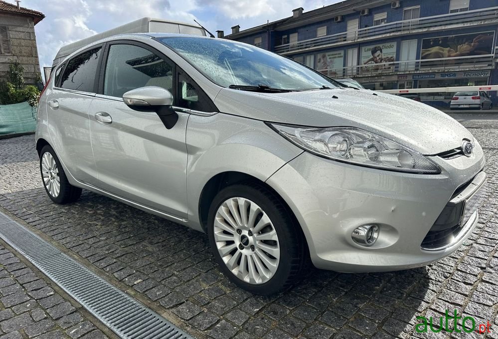 2009' Ford Fiesta 1.25 Titanium photo #2