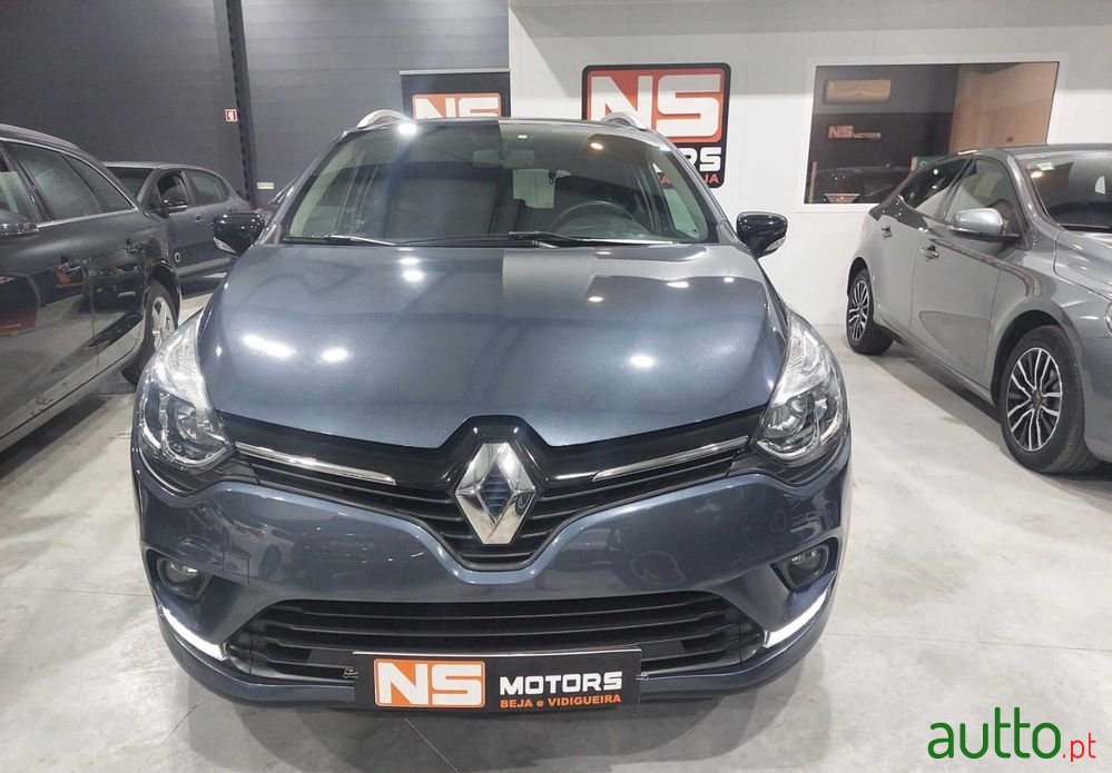 2019' Renault Clio Sport Tourer photo #2
