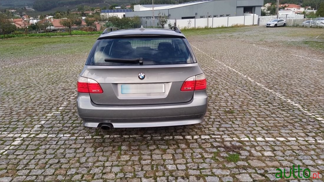 2010' BMW 520 photo #6