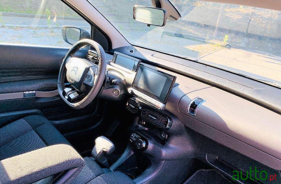 2017' Citroen C4 Cactus photo #3