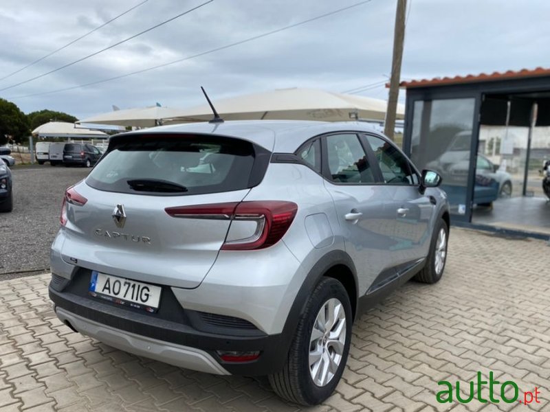 2020' Renault Captur photo #5