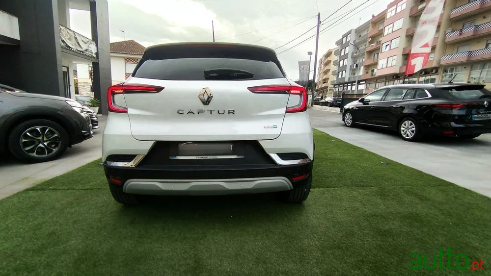2021' Renault Captur photo #6