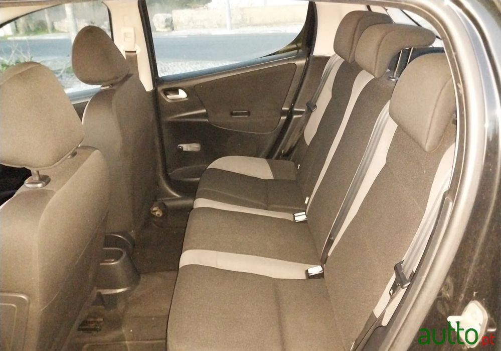 2009' Peugeot 207 1.4 16V Active photo #6