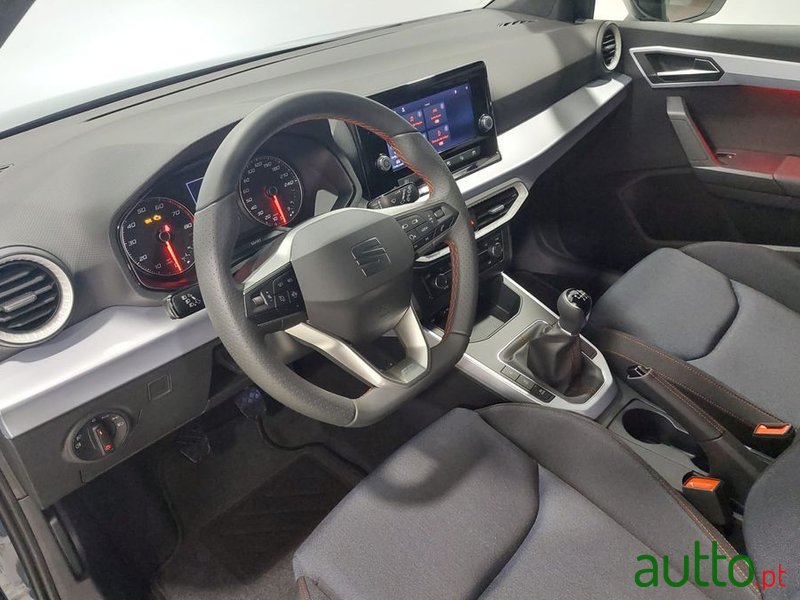 2022' SEAT Arona 1.0 Tsi Fr photo #6