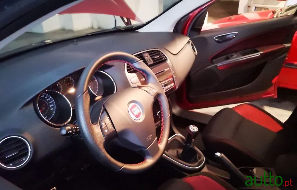 2010' Fiat Bravo photo #2