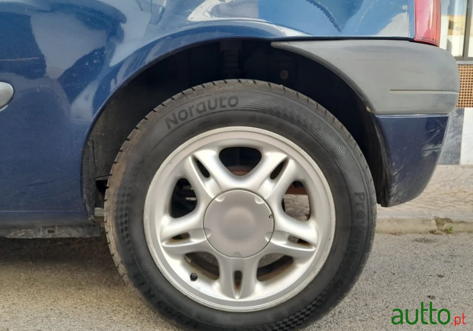 2001' Renault Clio photo #5