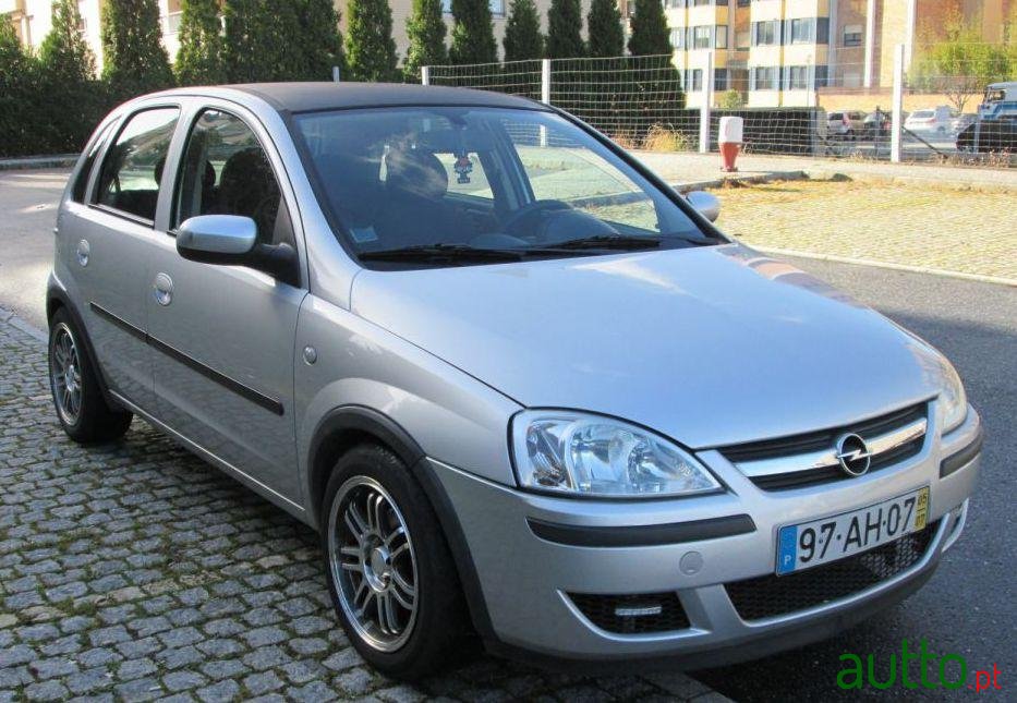 2005' Opel Corsa 1.2 Twinport Silver photo #1