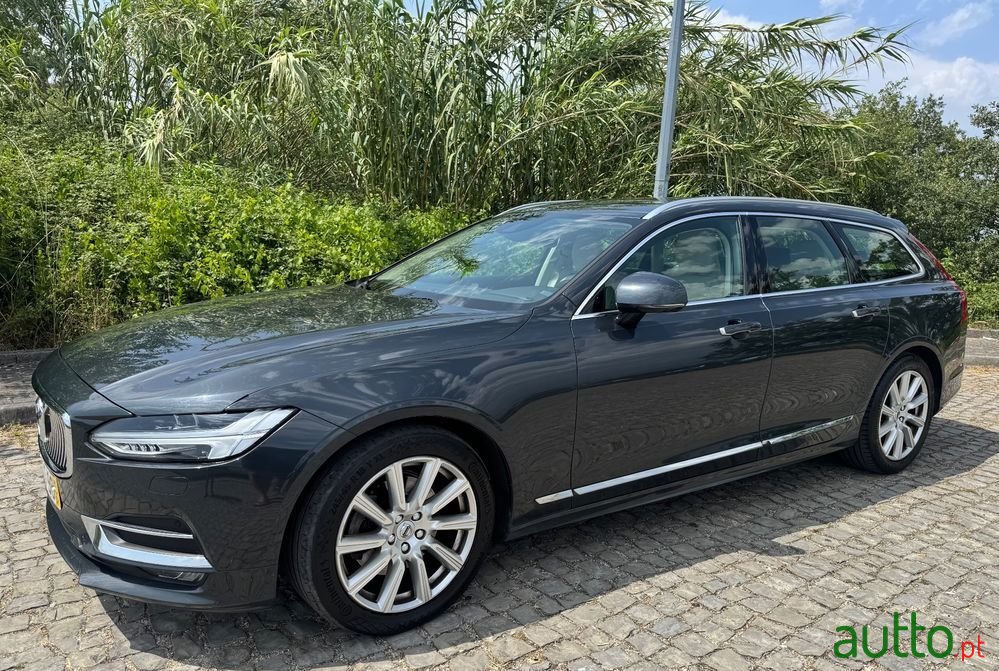 2020' Volvo V90 photo #1