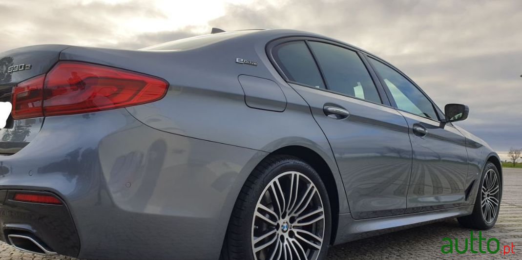 2017' BMW 530 photo #2