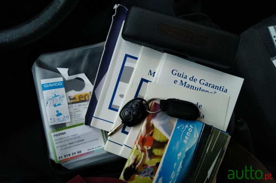 2002' Ford Focus Sw photo #4