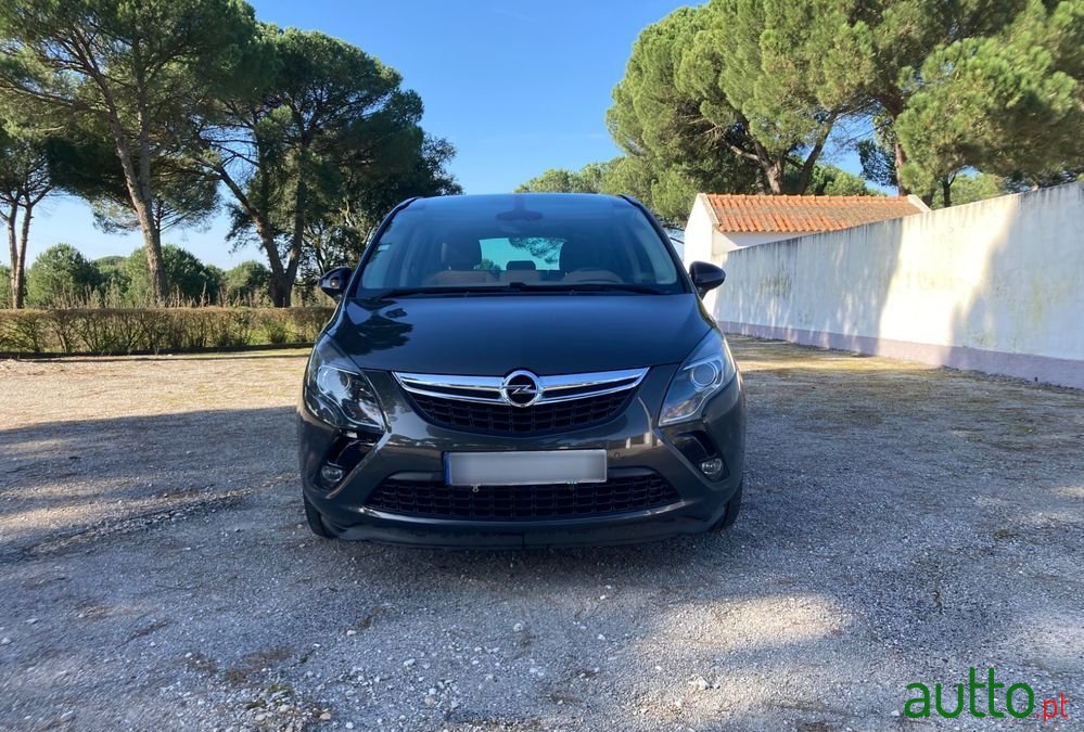 2016' Opel Zafira photo #2