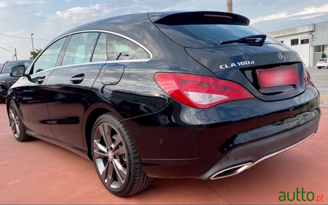 2016' Mercedes-Benz Cla-180 photo #3