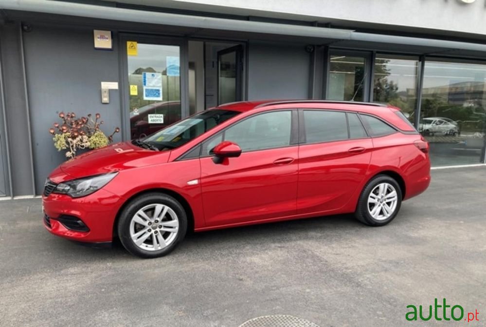 2020' Opel Astra Sports Tourer photo #6