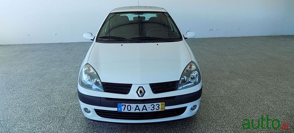 2005' Renault Clio photo #3