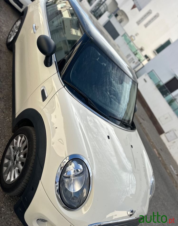 2015' MINI One 3 Portas photo #3