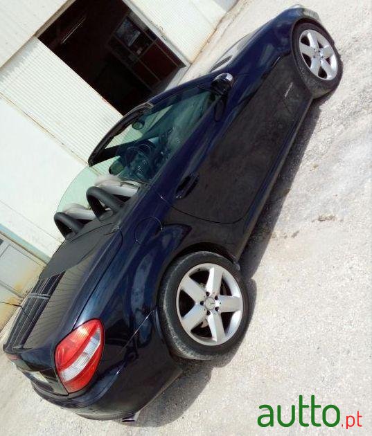 2005' Mercedes-Benz Slk-200 photo #2