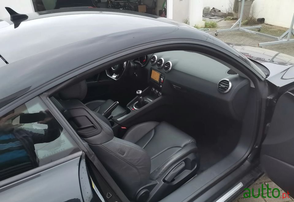 2011' Audi TT photo #5