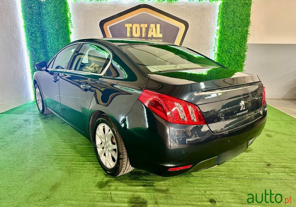 2012' Peugeot 508 2.0 Hdi Hybrid4 2-Tronic photo #2