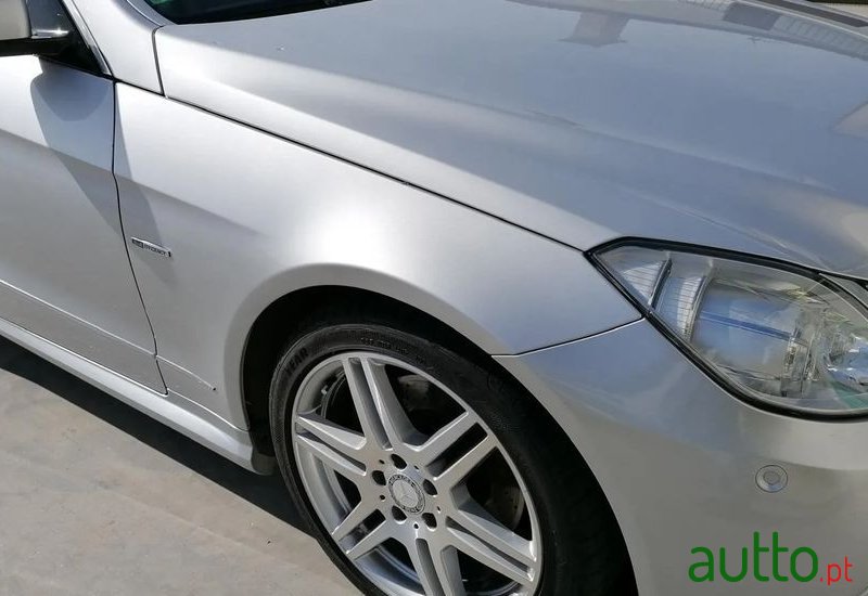 2012' Mercedes-Benz Classe E photo #3