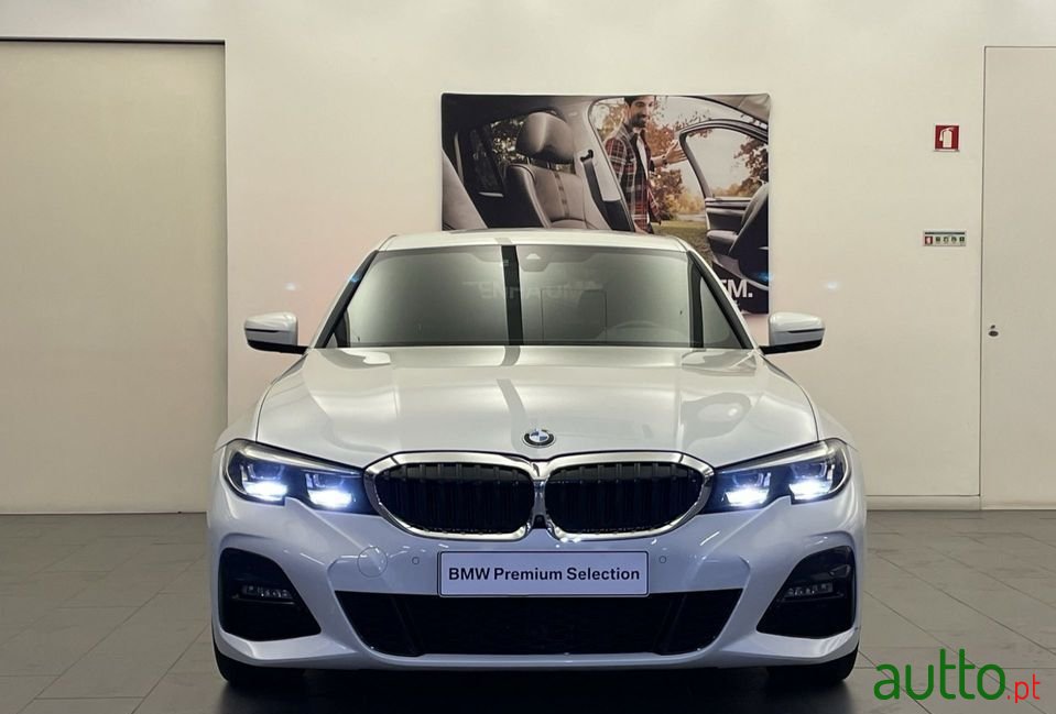 2019' BMW 320 photo #6