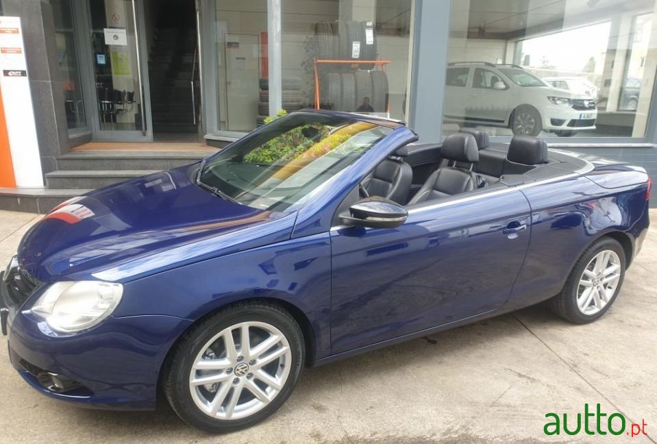 2009' Volkswagen Eos photo #3