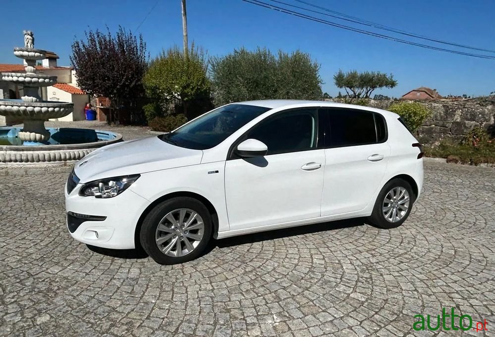 2016' Peugeot 308 1.6 Bluehdi Style photo #3