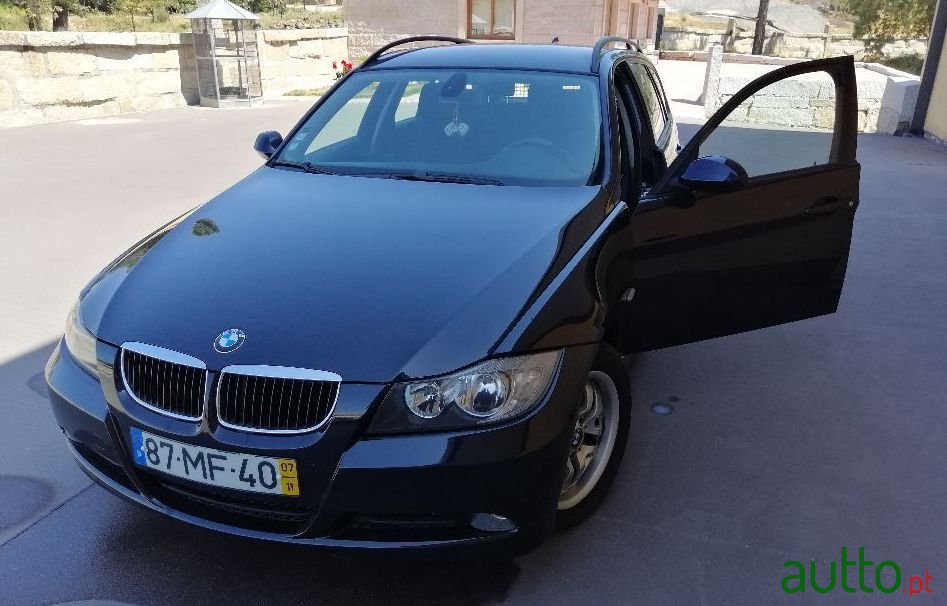 2007' BMW 318 photo #2