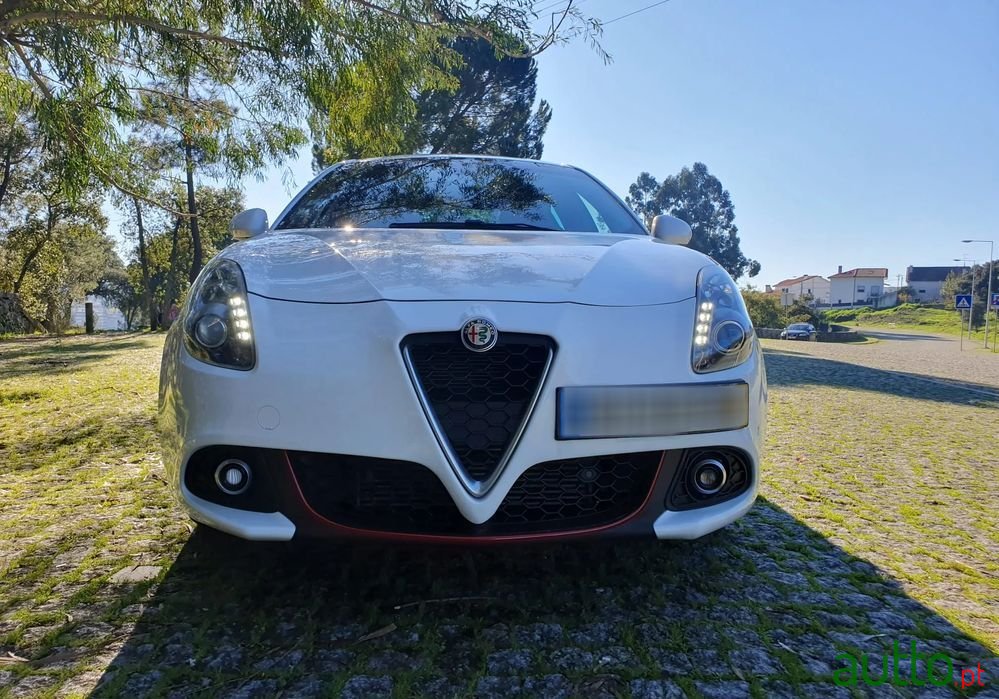 2019' Alfa Romeo Giulietta Sport photo #1