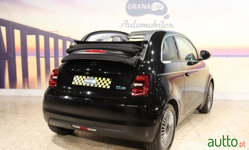 2023' Fiat 500E C Icon photo #4