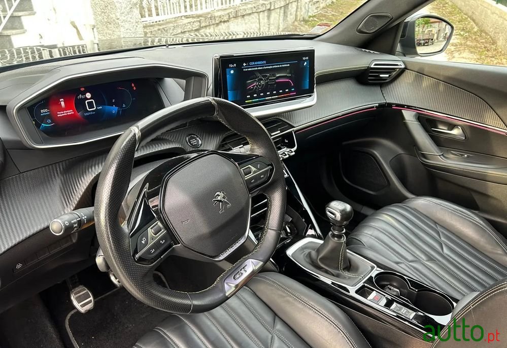 2021' Peugeot 2008 1.2 Puretech Gt photo #2
