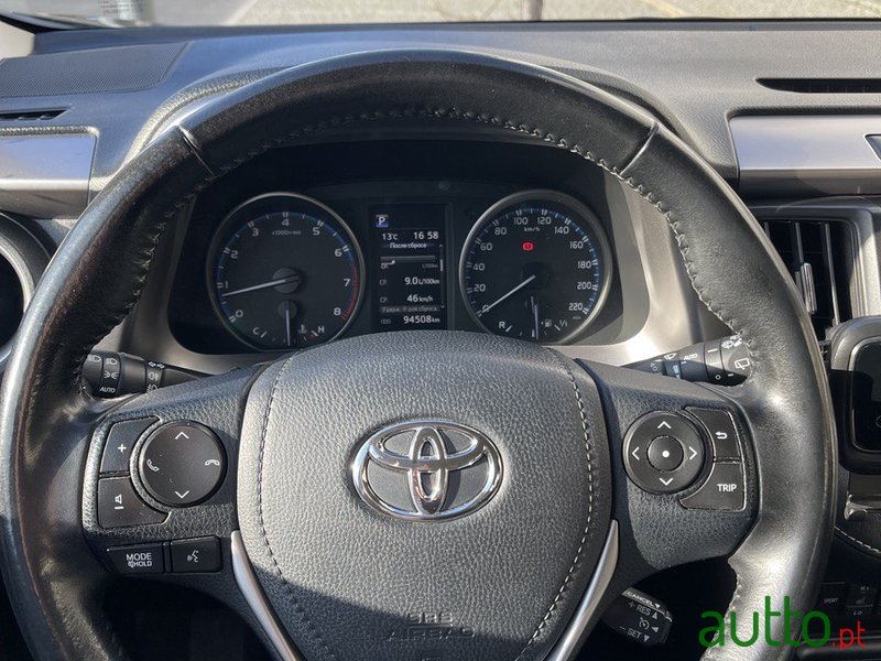 2018' Toyota RAV4 photo #1