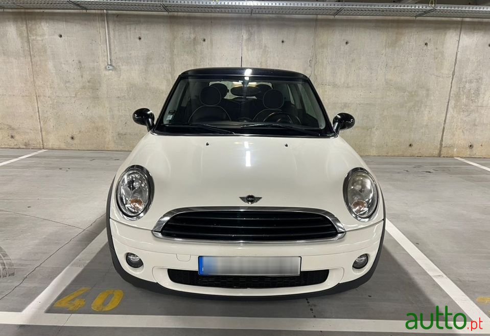 2009' MINI Cooper photo #2