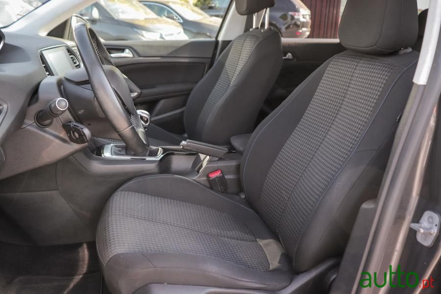 2019' Peugeot 308 Sw photo #6