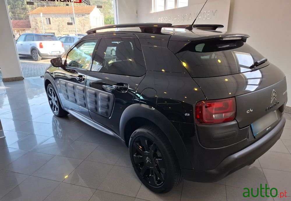 2015' Citroen C4 Cactus photo #4