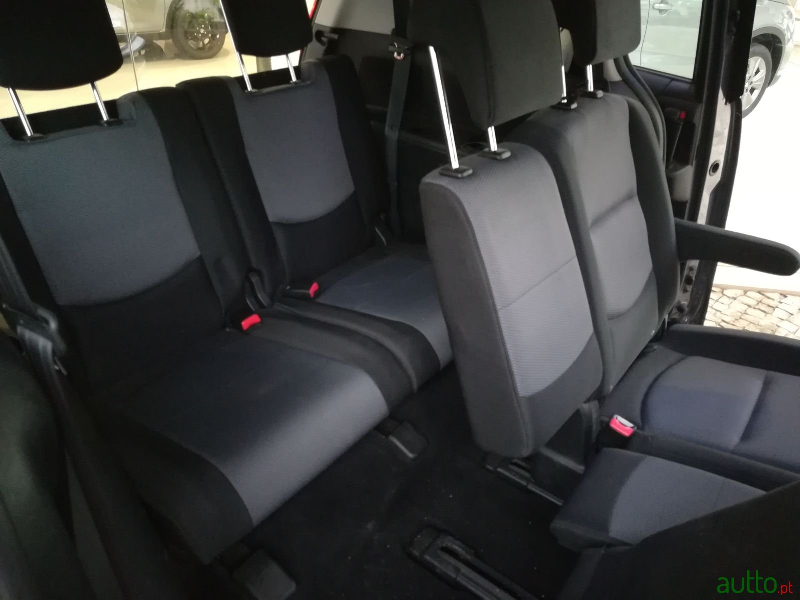 2006' Mazda 5 2.0 d "Exclusive" 7 Lugares photo #2