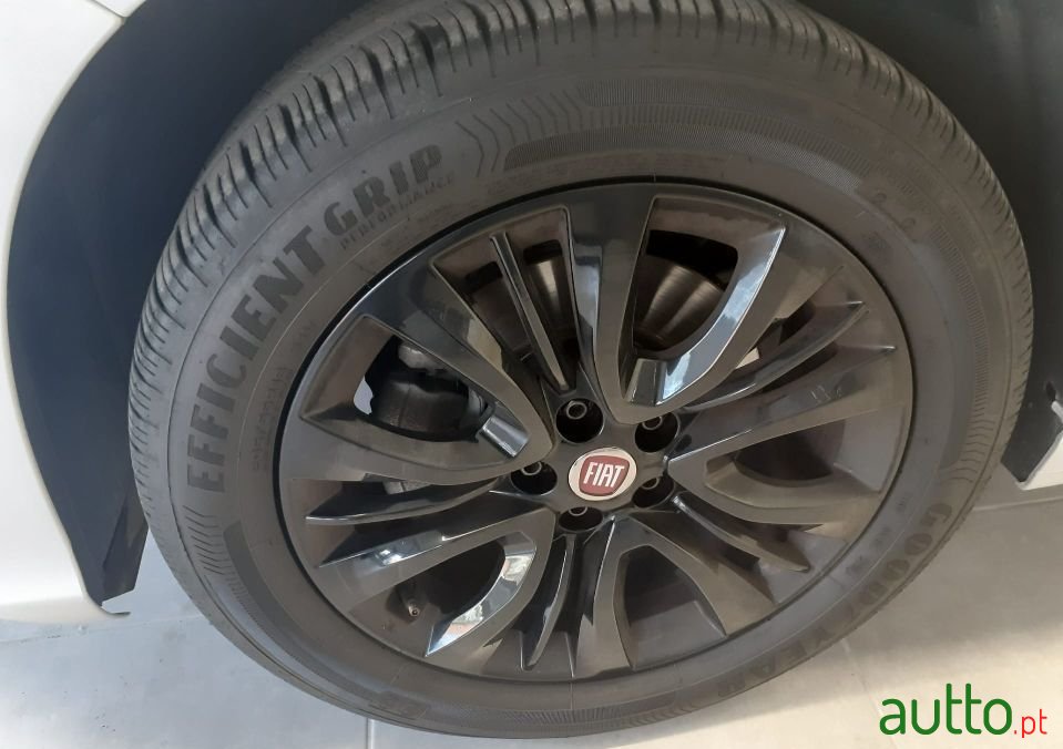 2019' Fiat Tipo Station Wagon photo #3